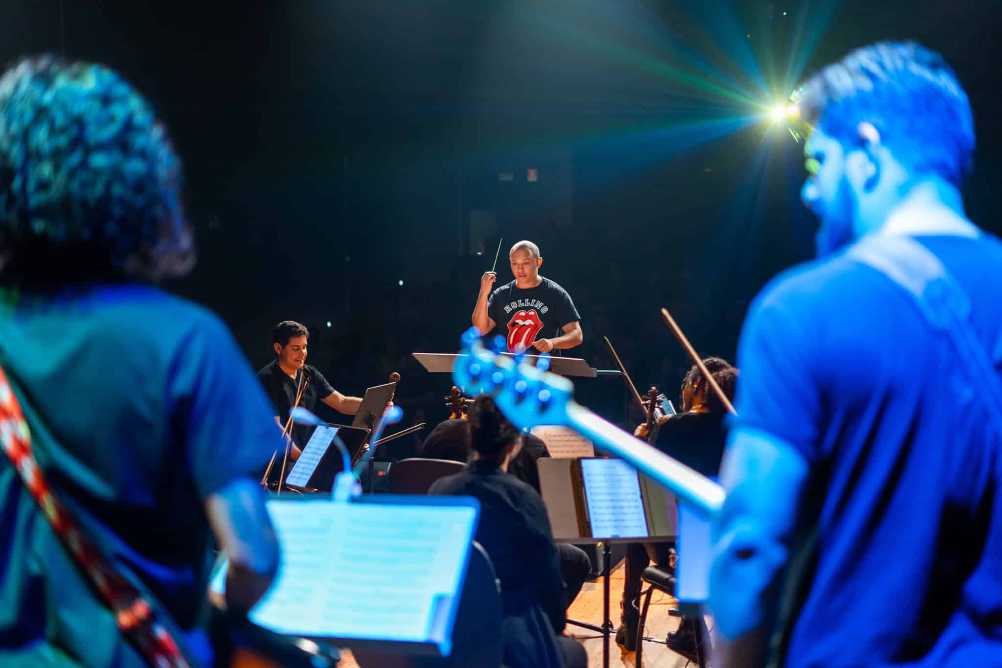 O Festival Sesi Som celebra os 25 anos do Teatro Sesi com encontros inesquecíveis e muita música capixaba no palco de Vitória. Fotos: Divulgação