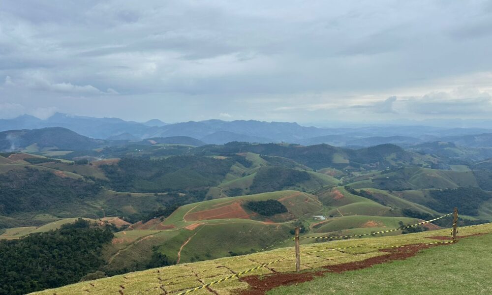 Frente fria e tempo nublado em Santa Teresa