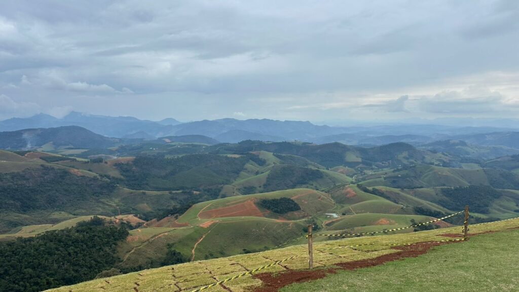 Frente fria e tempo nublado em Santa Teresa