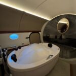 Banheira de hidromassagem da suíte de luxo da Pousada Aero Sofiste, no Caparaó