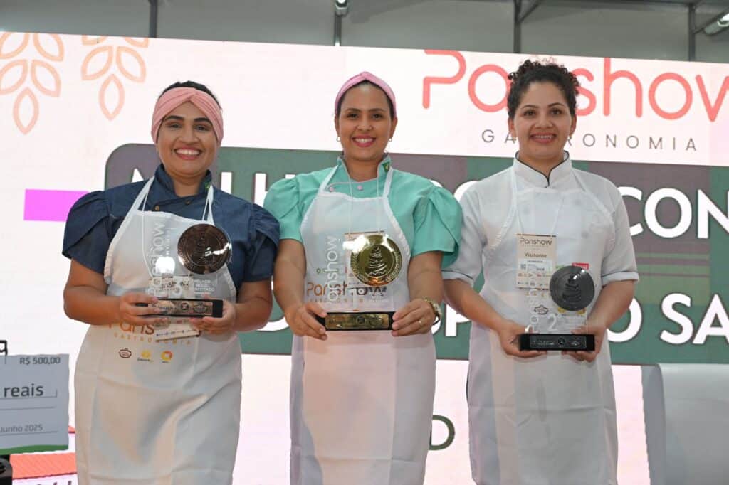 Michelly dos Santos (3º), Mariana Gama (1º lugar) e Tatiana Camargo, da Padaria Benincá (2º) foram as vencedoras do concurso de Melhor Bolo Confeitado do Espírito Santo na PanShow 2025