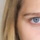 Cor de olhos azuis