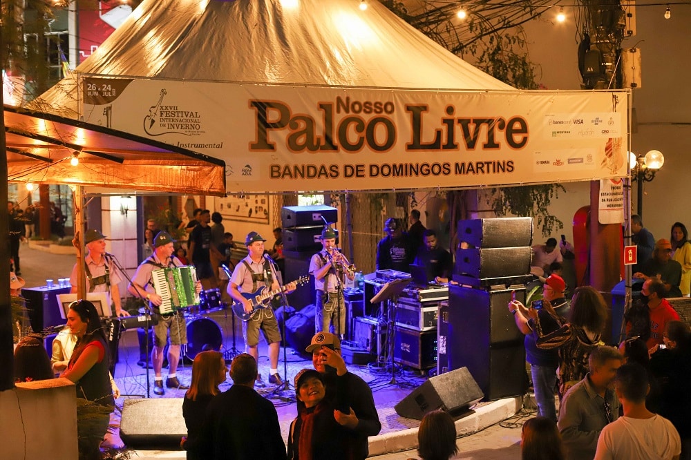 Palco Livre oferece visibilidade a artistas locais e independentes no Festival Internacional de Inverno. Foto: Divulgação