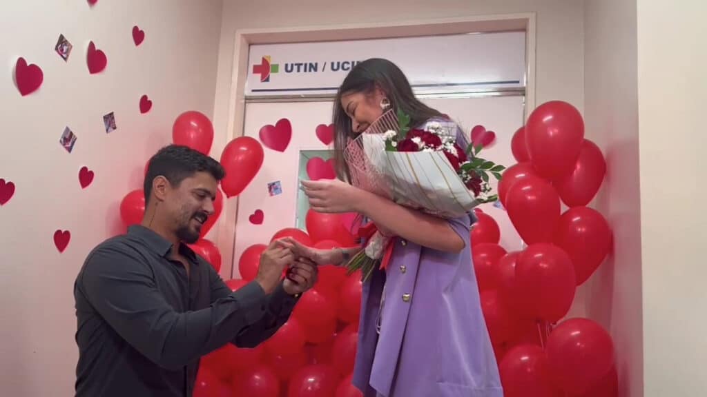 Pedido de casamento marca Dia dos Namorados no Hospital Estadual Dr. Jayme Santos Neves