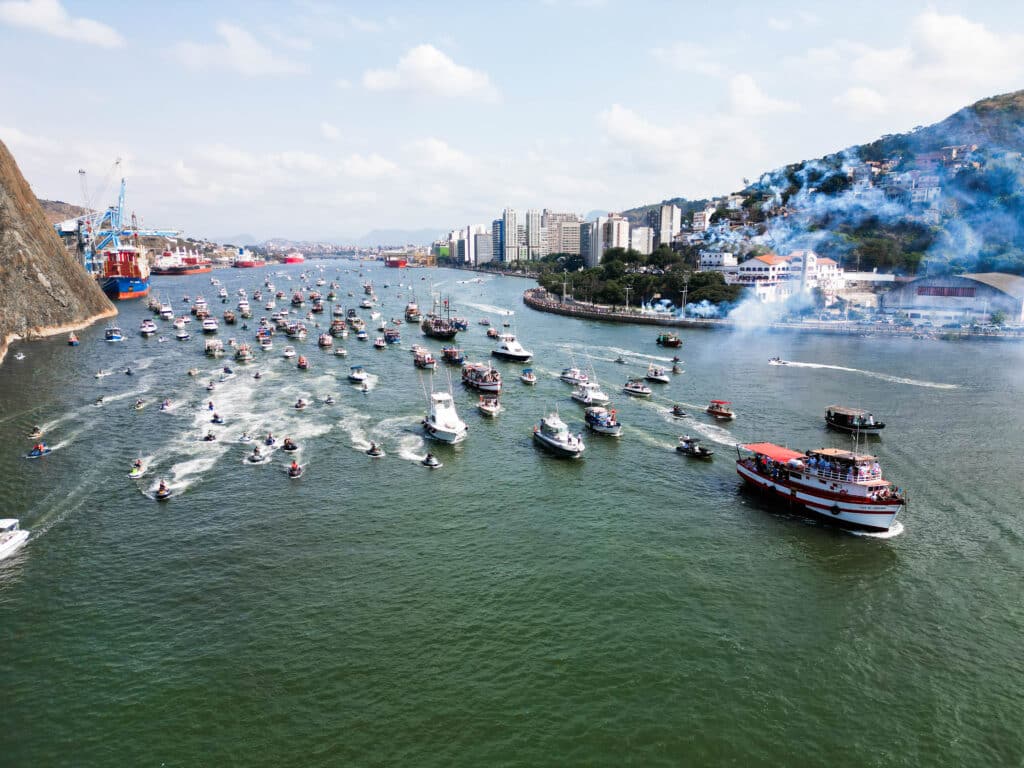 Procissão marítima da Festa de São Pedro, em Vitória