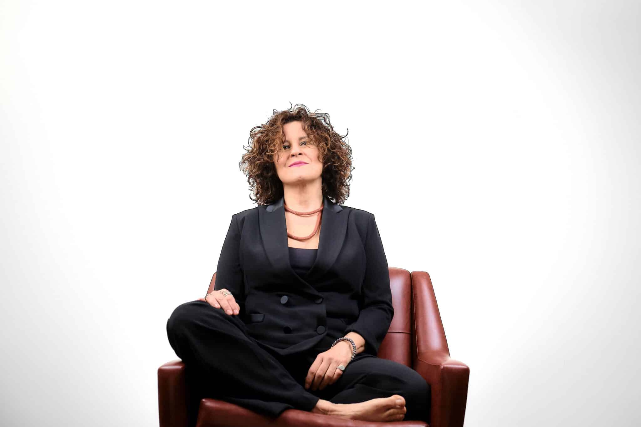 A apresentação que abre o Santa Jazz 2025 promete uma fusão inesquecível entre Brasil e Itália no som de Susanna Stivali e Trio Corrente. Foto: Divulgação