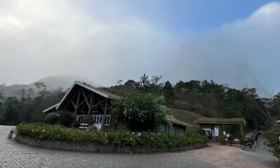 Tempo nublado em Pedra Azul