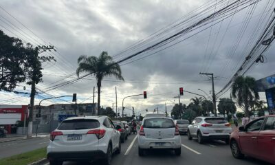 Tempo nublado na Fernando Ferrari, em Goiabeiras, Vitória