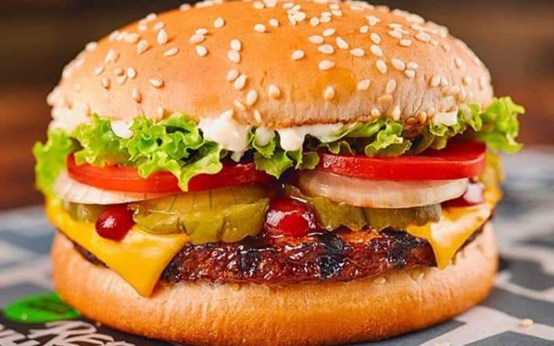 O Burger King vai dá uma sanduíche para quem for corno. Foto: Divulgação