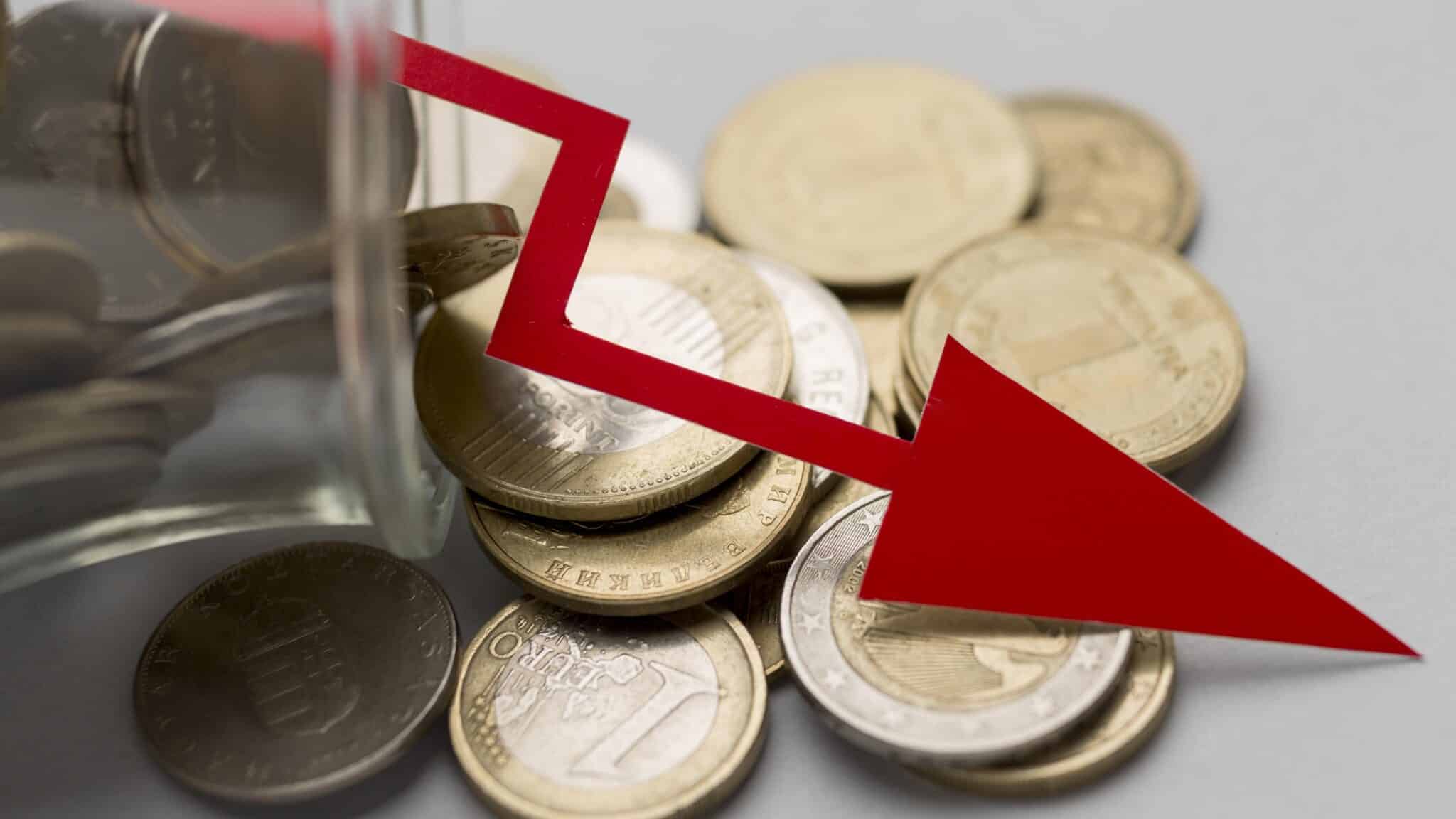 Supersalários e emendas parlamentares intocadas: enquanto reformas estruturais são evitadas, solução simplista de tributar acelera caminho para o colapso fiscal. Foto: Freepik
