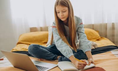 O homeschooling, nesse caso, é visto como uma forma de proteger a liberdade de consciência da criança e o direito dos pais de participarem mais ativamente da formação moral dos filhos. Foto: Freepik