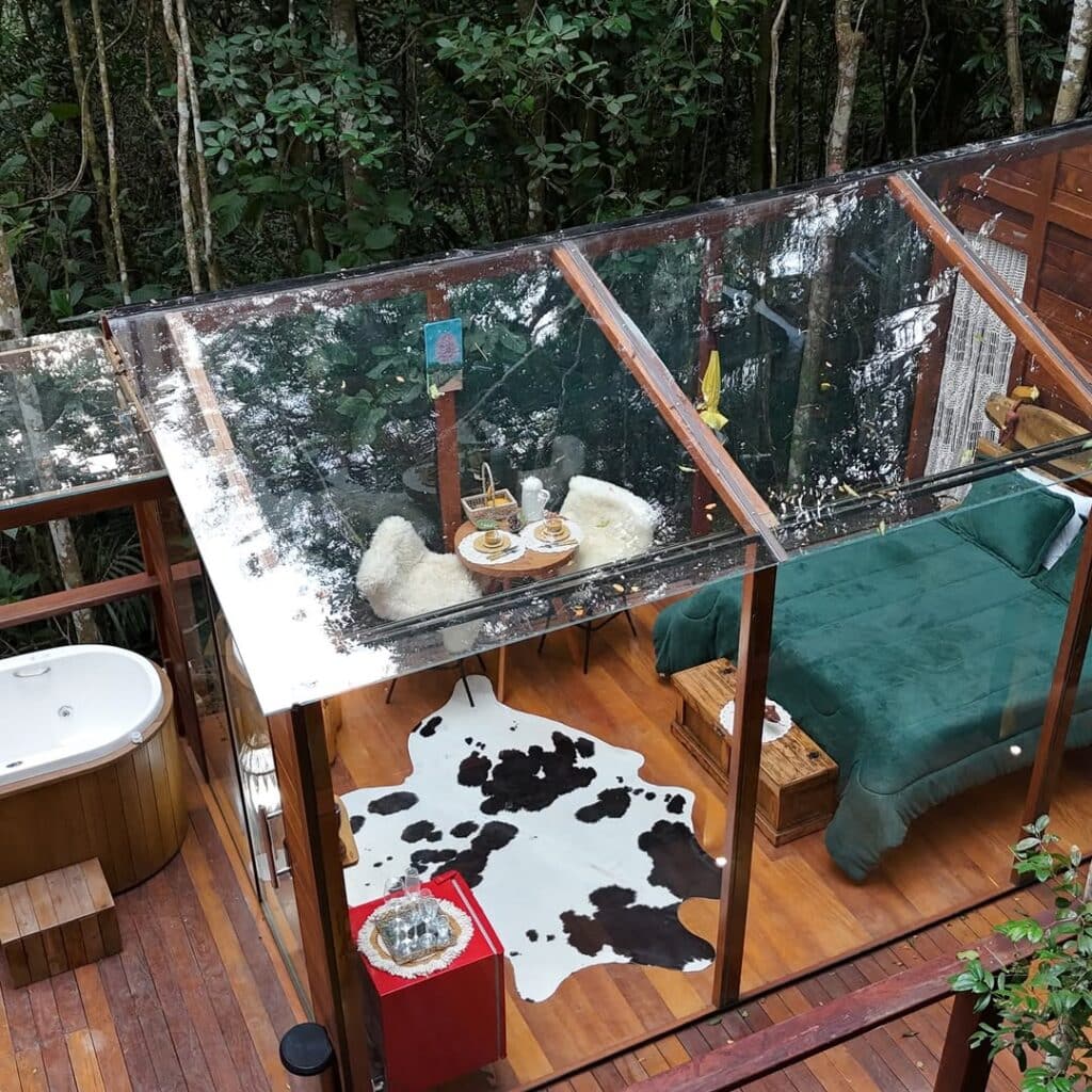 A Casa de Vidro em Santa Teresa é um convite ao silêncio, à contemplação e ao descanso