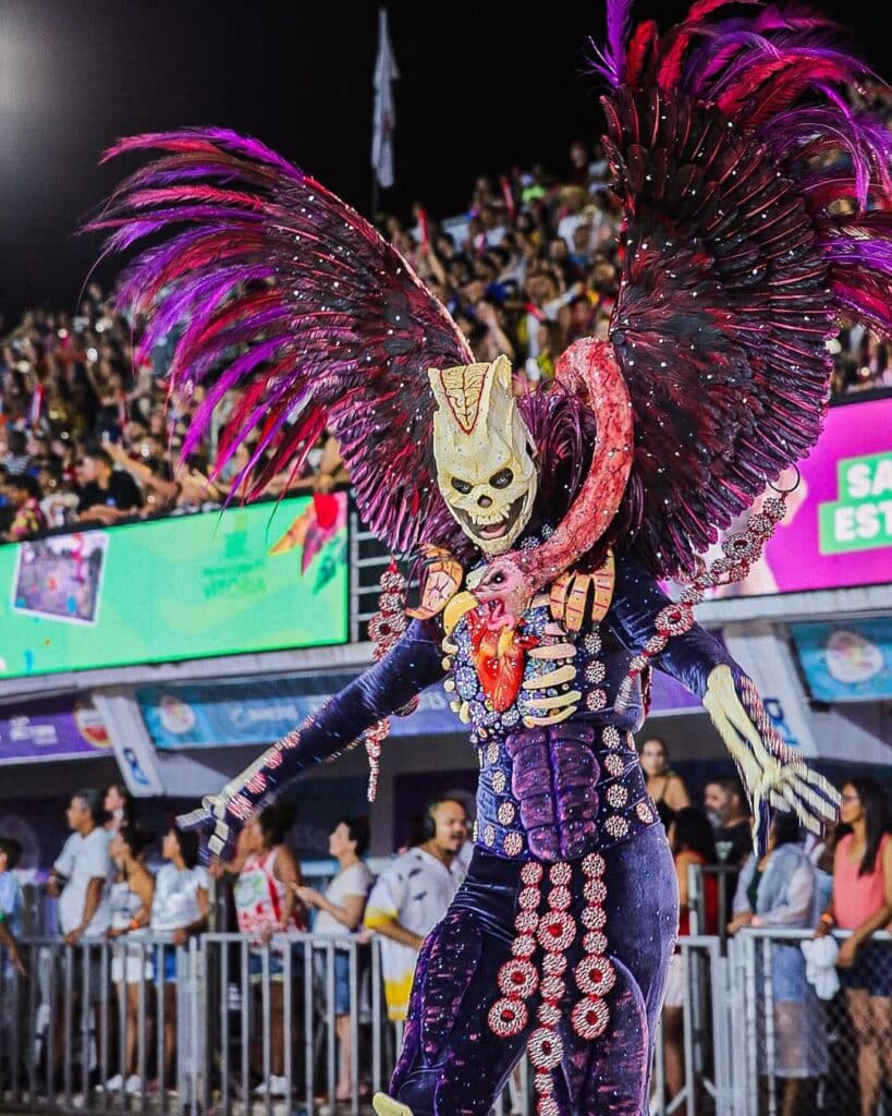 Unidos da Piedade levou tradição e emoção à avenida no desfile do Carnaval de Vitória 2025