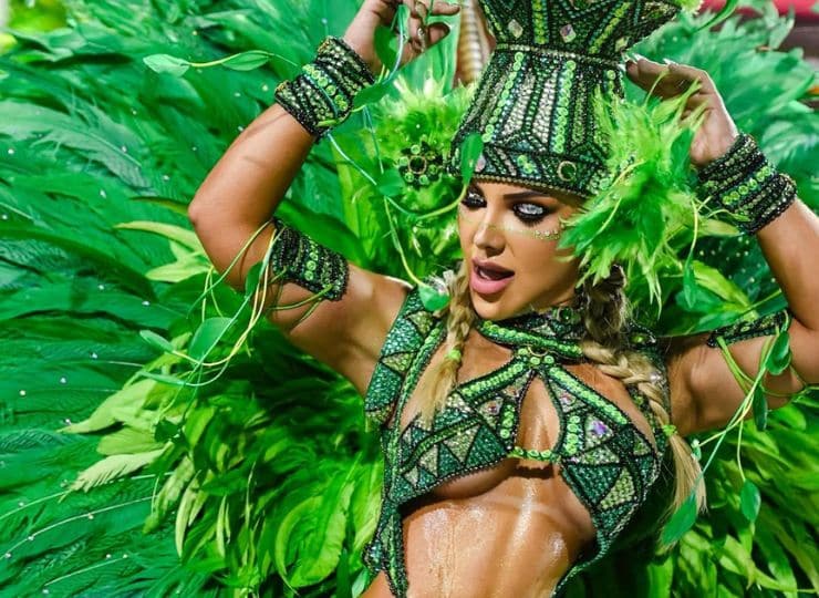 Fernanda Passon será coroada rainha da Unidos de Jucutuquara