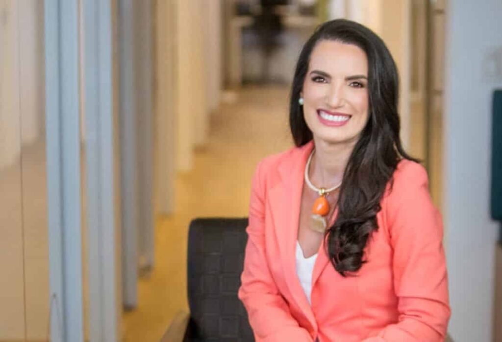 Gisélia Freitas, diretora de Liderança, Cultura e Diversidade do IBEF-ES, destaca a importância do protagonismo feminino no mercado corporativo