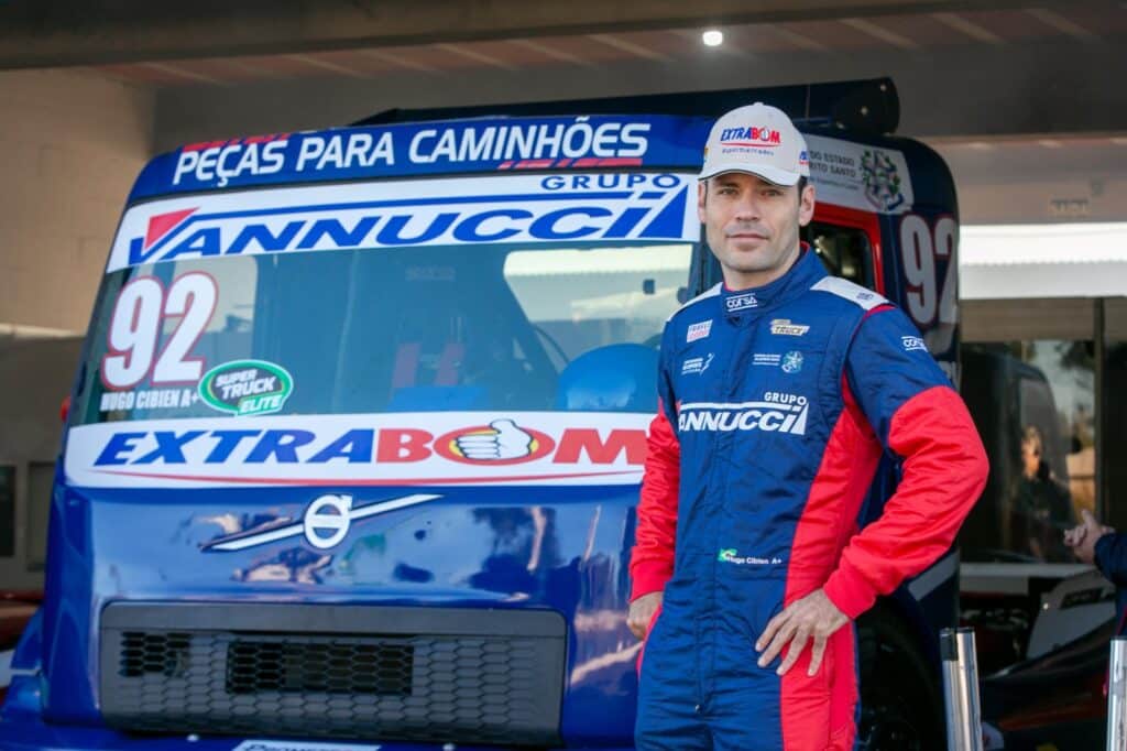 Hugo Cibien comemora sua primeira vitória na categoria Elite da Copa Truck