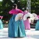 Integrantes da V Mostra Cultural Coreana apresentam dança tradicional com hanbok e leques