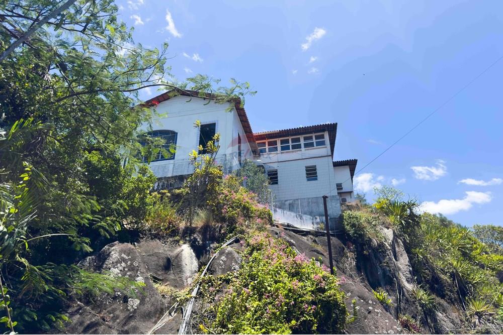 O casarão centenário está a venda por R$ 6,5 milhões na Prainha. Foto e vídeo: Divulgação