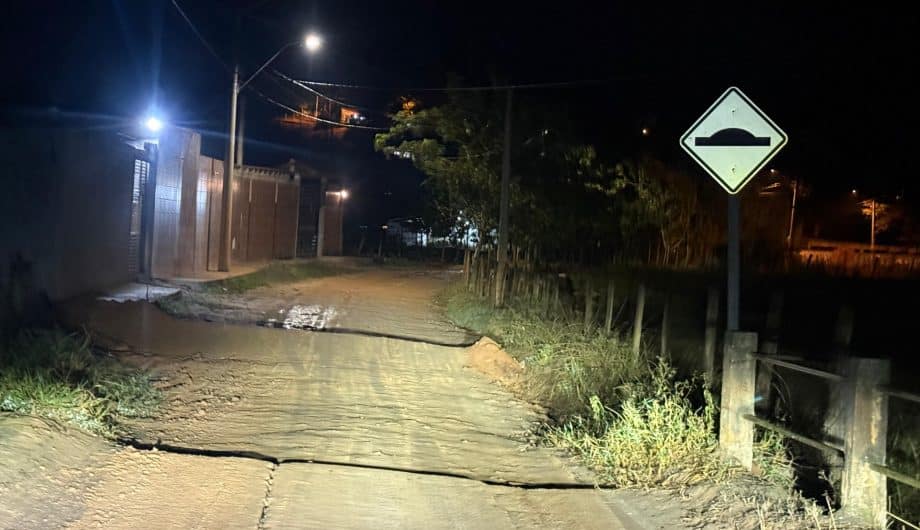 Local onde o morador instalou, sem autorização, o quebra-molas que causou o acidente com um motociclista em Córrego dos Monos, em Cachoeiro de Itapemirim