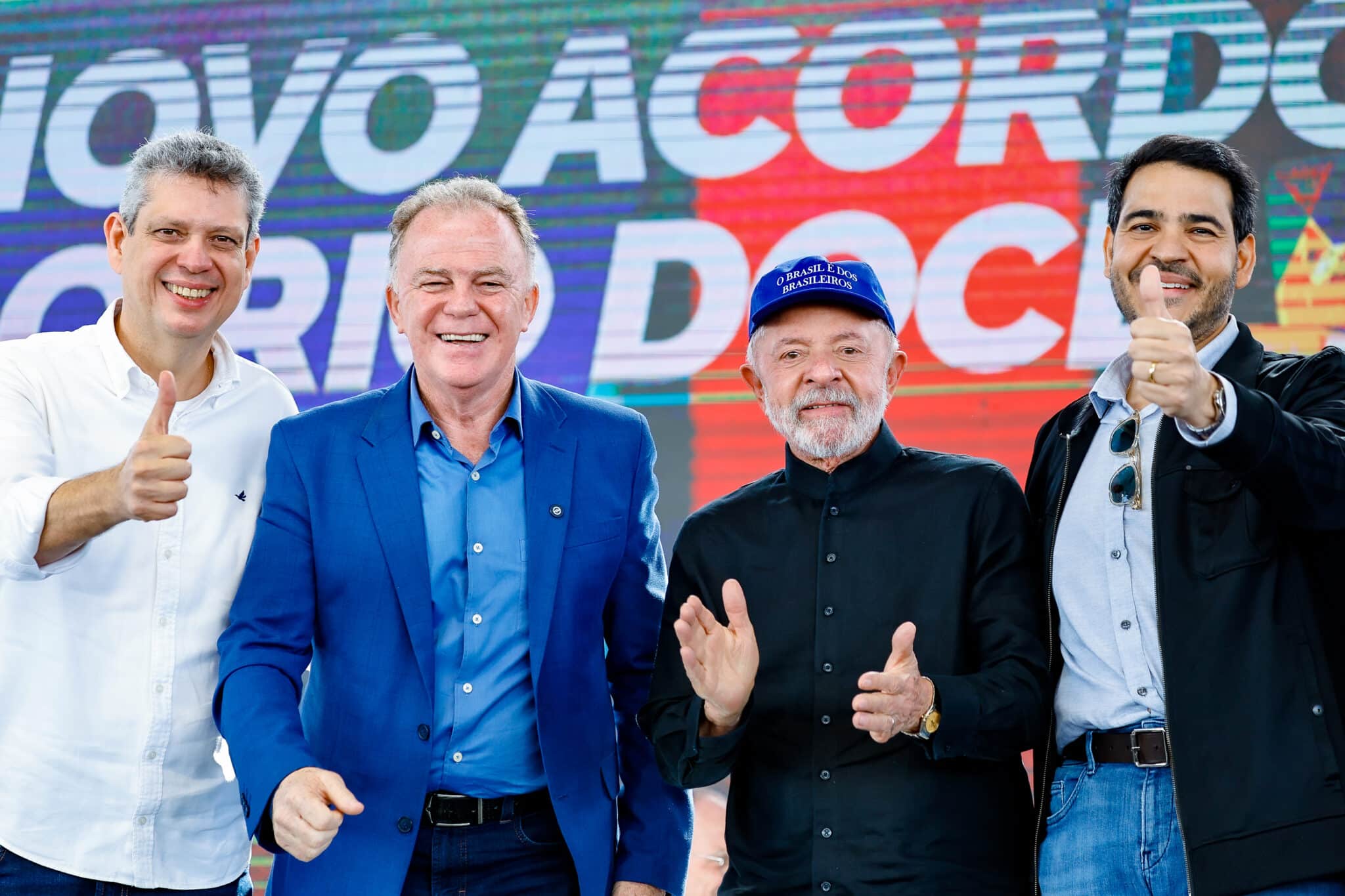 Chefe da Secretaria Geral da Presidência da República, Márcio Macêdo, governador Renato Casagrande, presidente Lula e advogado-geral da União, Jorge Messias, durante a cerimônia de apresentação dos avanços do Novo Acordo Rio Doce, em Linhares. Foto: Ricardo Stuckert/PR