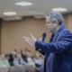 Marcos Heleno Guerson durante palestra no Seminário de Excelência Industrial 2025