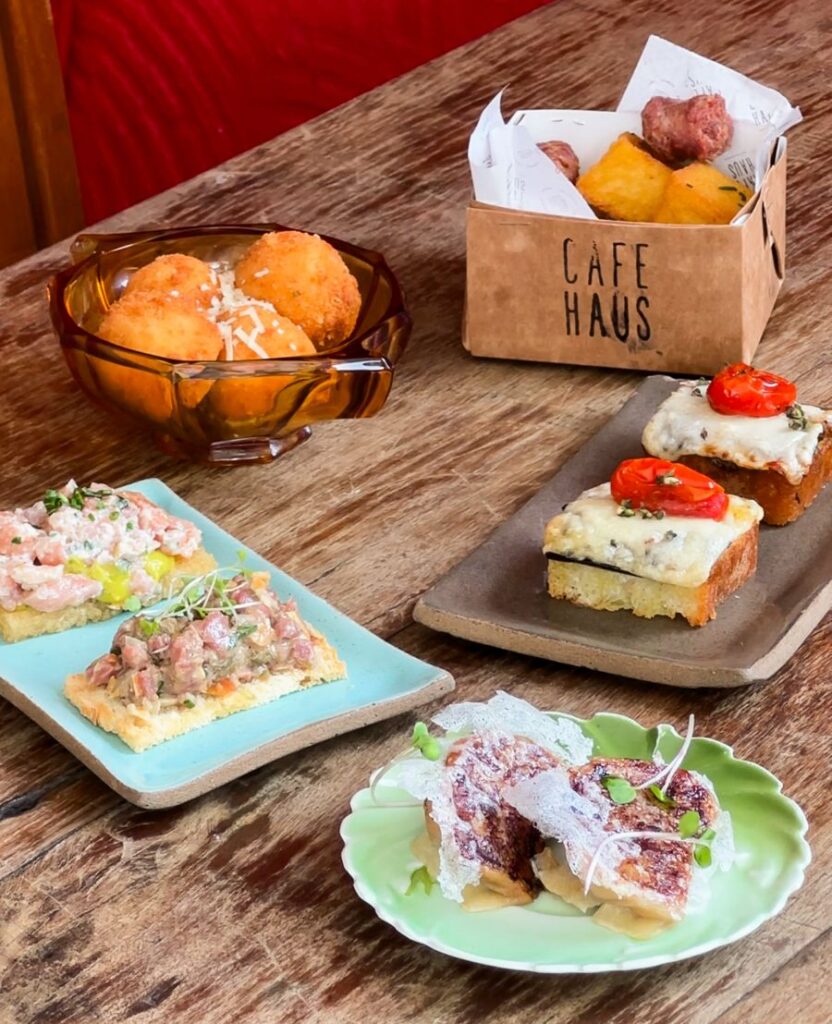 Mini porções que estarão no menu volante da DiscoHaus, evento que une gastronomia e música eletrônica em Santa Teresa