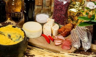 Produtos da agricultura familiar capixaba estarão à venda na feira, incluindo queijos, embutidos, massas, café, cachaças artesanais e muito mais