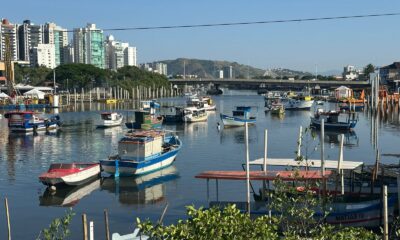 Vista do Canal de Camburi, em Vitória
