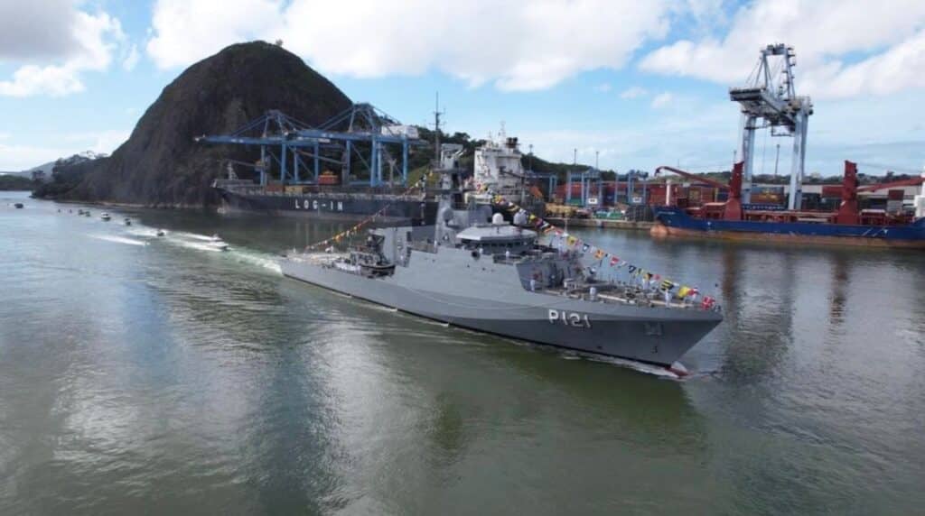 O navio poderá ser visitado com entrada livre e acesso por ordem de chegada pelo portão da VPorts