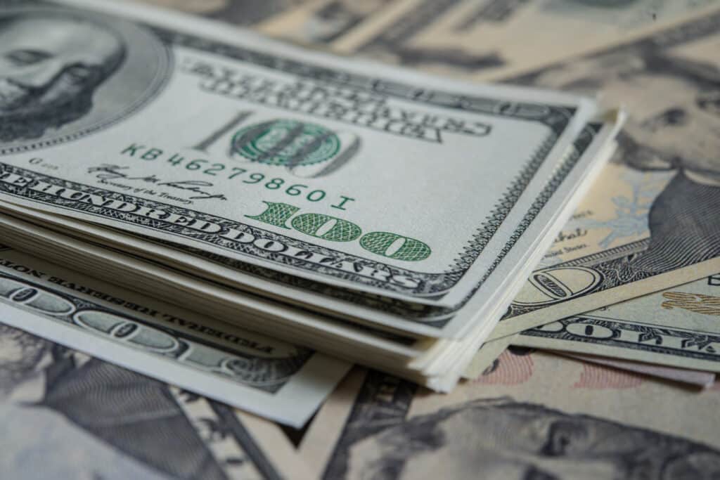 Salário em dólar