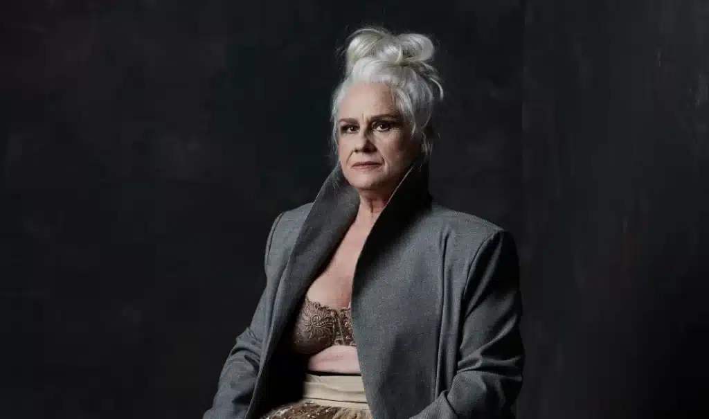 Vera Holtz faz um monólogo no espetáculo Ficções. Foto: Divulgação