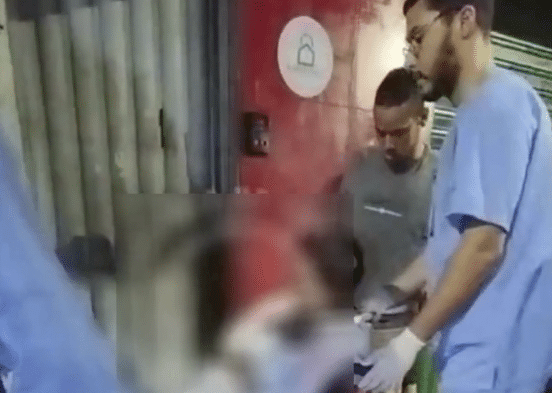 mãe e o recém-nascido foram levados para o setor de emergência da Santa Casa