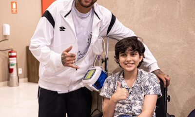 Vicente e Neymar se encontraram nesta quinta-feira. Foto: @@raulbaretta_photo / Santos FC