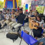 Apresentação musical com jovens instrumentistas animou o público durante a programação do evento