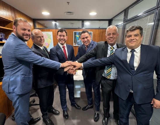 No sentido da leitura: Victor Linhalis, Ricardo Barros, Arnaldinho Borgo, Da Vitória, Evair de Melo e Osvaldo Maturano. Foto: reprodução Instagram