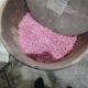 Baldes cheios de cápsulas apreendidos em laboratório clandestino de suplementos em Itapemirim. Produtos eram fabricados sem registro sanitário