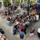 Bazar solidário oferece roupas e calçados gratuitos para famílias em situação de vulnerabilidade
