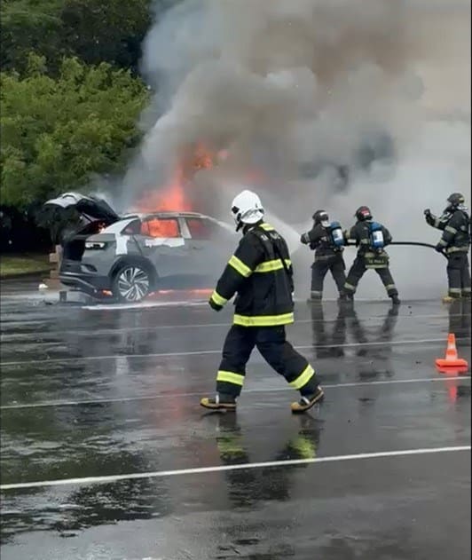 Nova Norma Técnica do CBMES busca assegurar padrões de segurança em áreas de recarga de veículos elétricos no Espírito Santo. Foto: Governo do ES