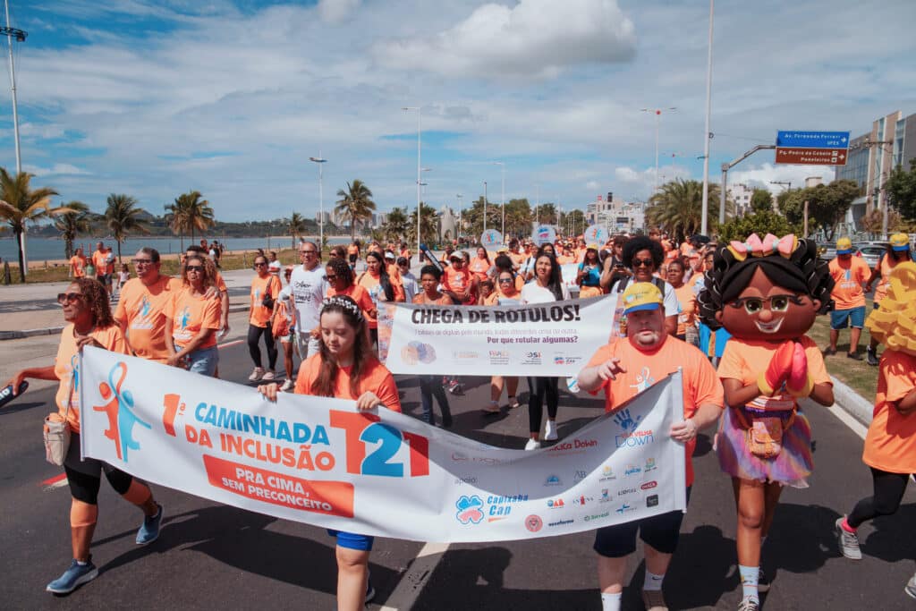 A Caminhada pela Inclusão acontece na orla de Camburi no dia 24 de agosto. Foto: Divulgação 