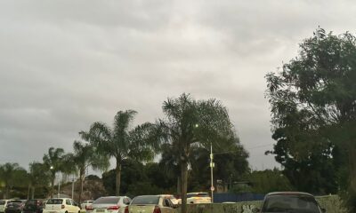 Céu nublado na Praia da Costa, em Vila Velha