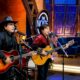 Chitãozinho & Xororó comemoram 55 anos de carreira com homenagem especial no The Noite. Foto: Divulgação