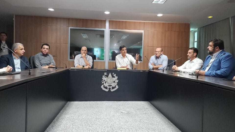 Comitê de Enfrentamento das Consequências do Aumento das Tarifas de Importação (CETAX)