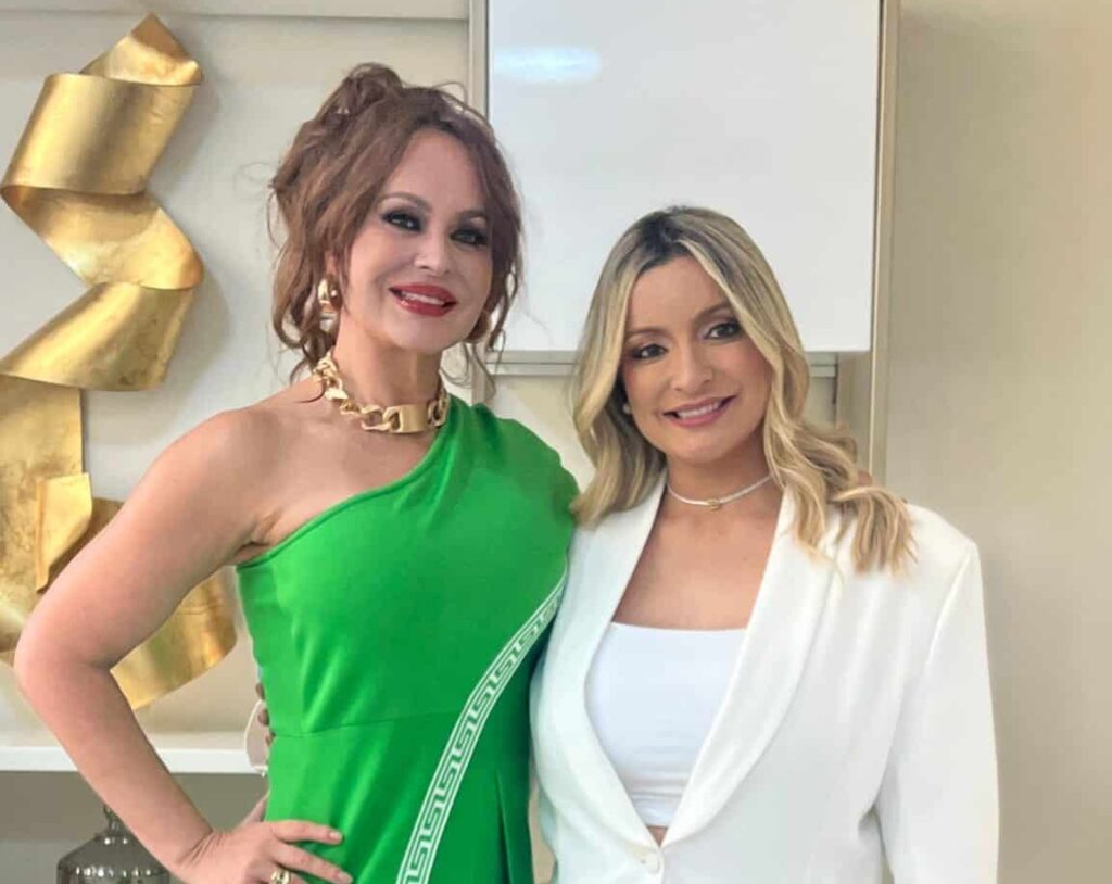 Daniela Gabriel recebe a atriz Gaby Spanic em clínica na Praia da Costa, Vila Velha