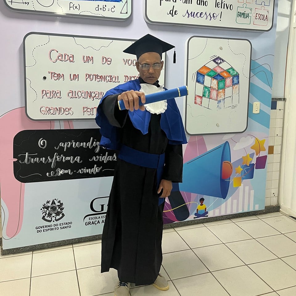 Em três anos, Armando passou do analfabetismo à conquista do diploma do Ensino Médio