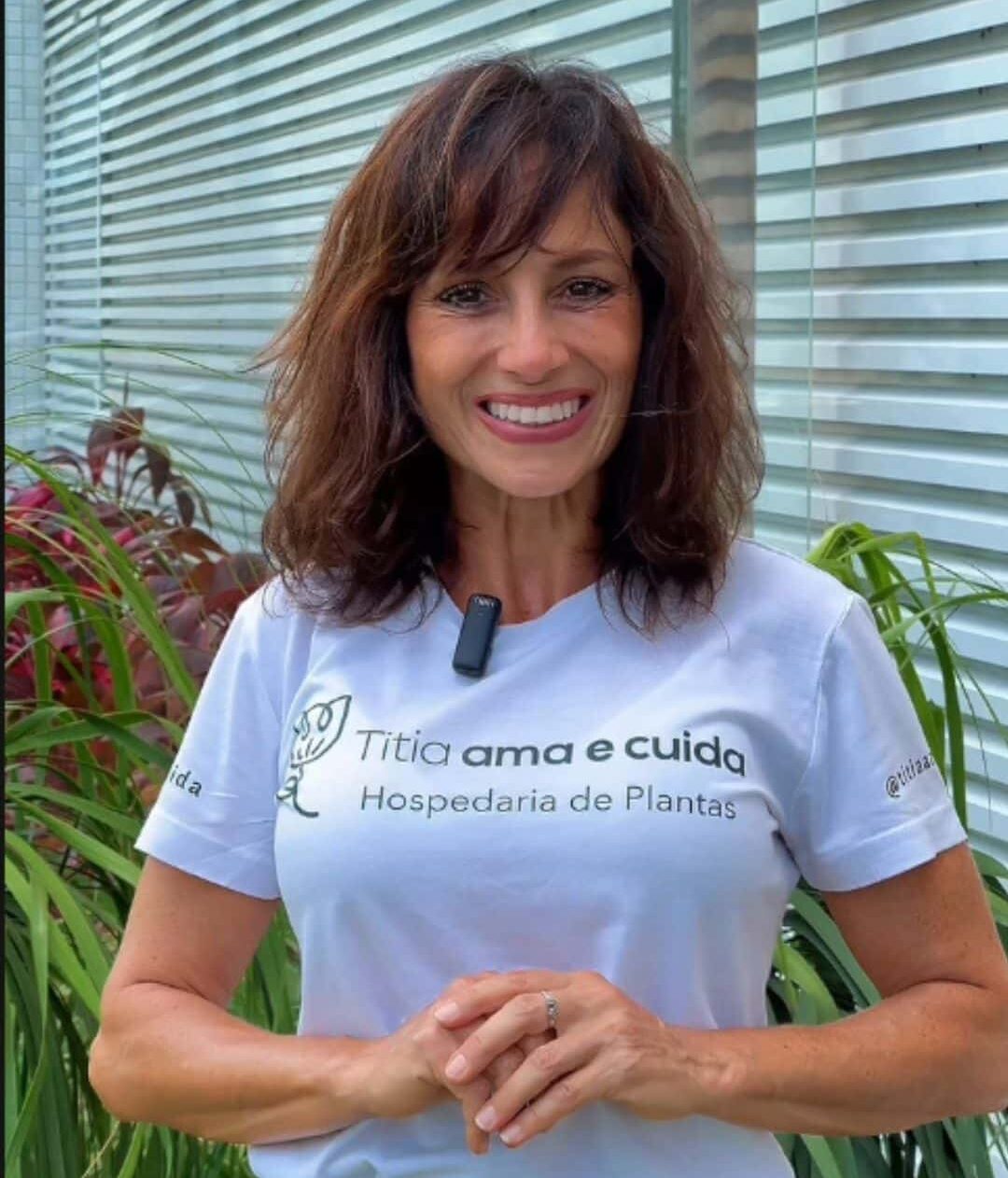 Fabiany Sambatti criou a hospedaria “Titia ama e cuida”, em Vila Velha, onde plantas recebem atenção especial desde 2021