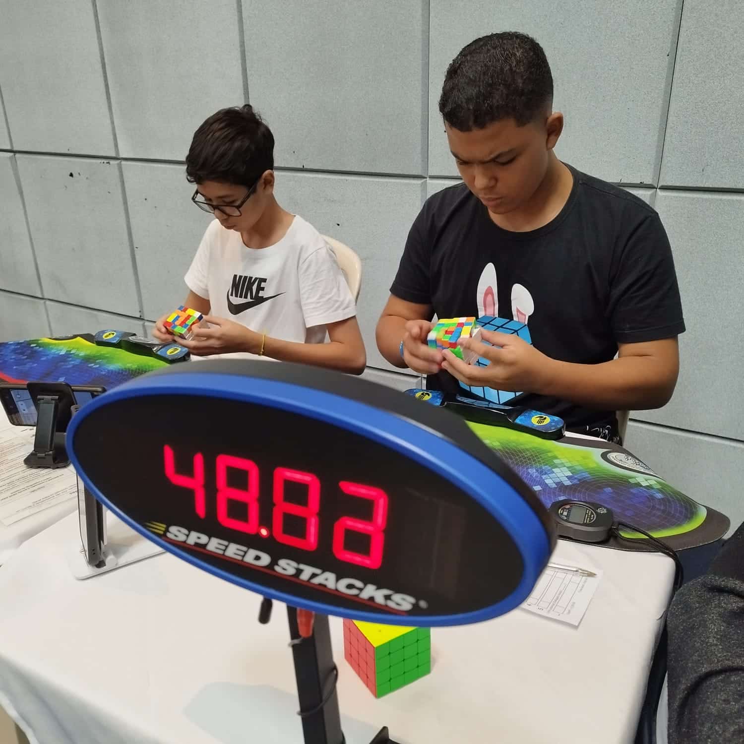 De volta após seis anos, o Cubo de Barro ES 2025 promete reviver a nostalgia e trazer novidades para os fãs do cubo mágico no Espírito Santo. Foto: Divulgação/Shopping Moxuara