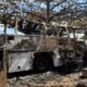 Motorhome destruído após incêndio em Jacaraípe, na Serra. O veículo era usado como moradia e oficina de artesanato pelo casal Falcão e Andréia