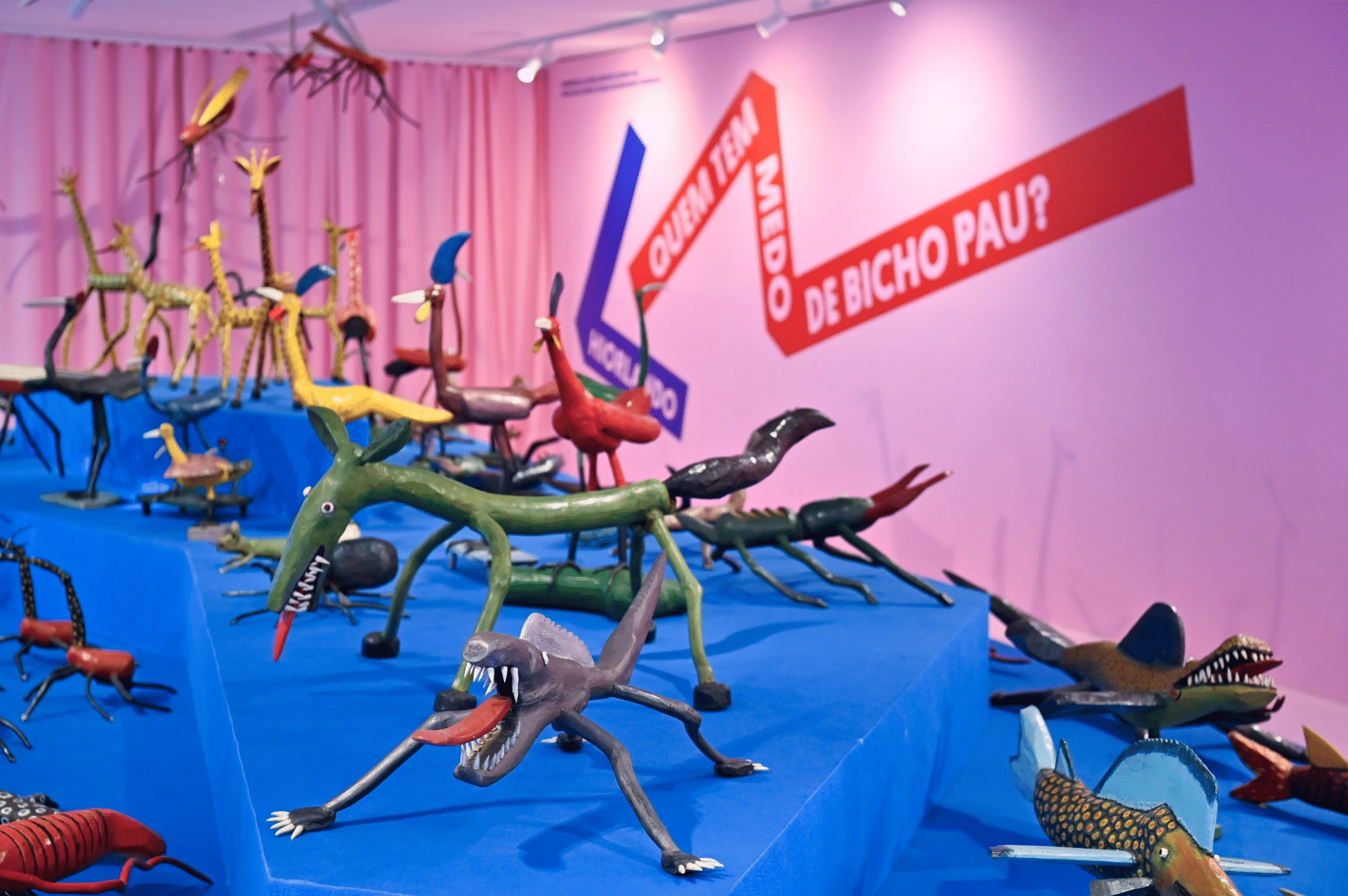Últimos dias para visitar a exposição Quem Tem Medo de Bicho Pau e conhecer as mais de cem esculturas de Hiorlando em Vila Velha. Foto: Marcos Salles