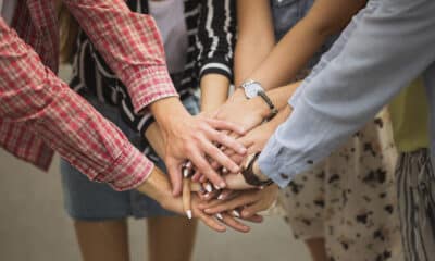 Capelania Escolar fortalece apoio socioemocional em escolas capixabas, promovendo valores éticos e acolhimento para alunos, professores e famílias. Foto: Freepik