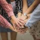 Capelania Escolar fortalece apoio socioemocional em escolas capixabas, promovendo valores éticos e acolhimento para alunos, professores e famílias. Foto: Freepik